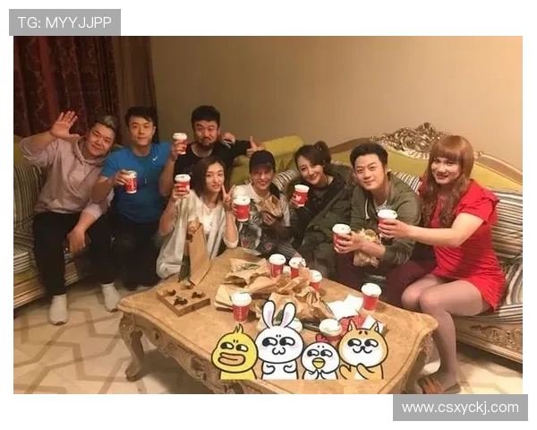 与足球明星亲密合影粉丝的梦想瞬间记录下的精彩时刻