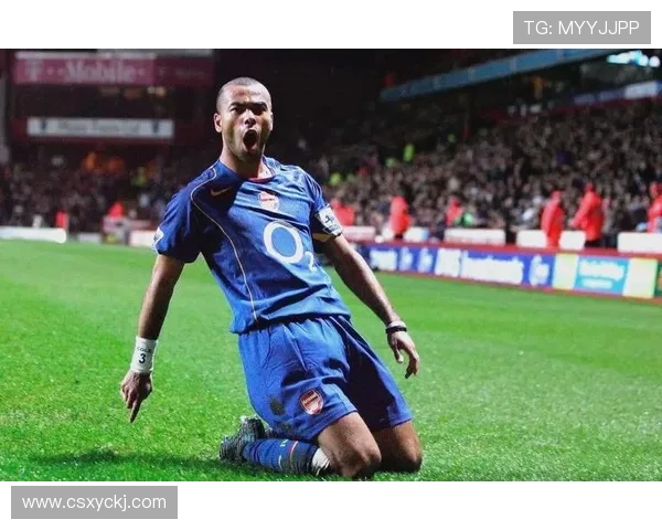 从棒球场到绿茵场野球出身的足球明星们的传奇之路